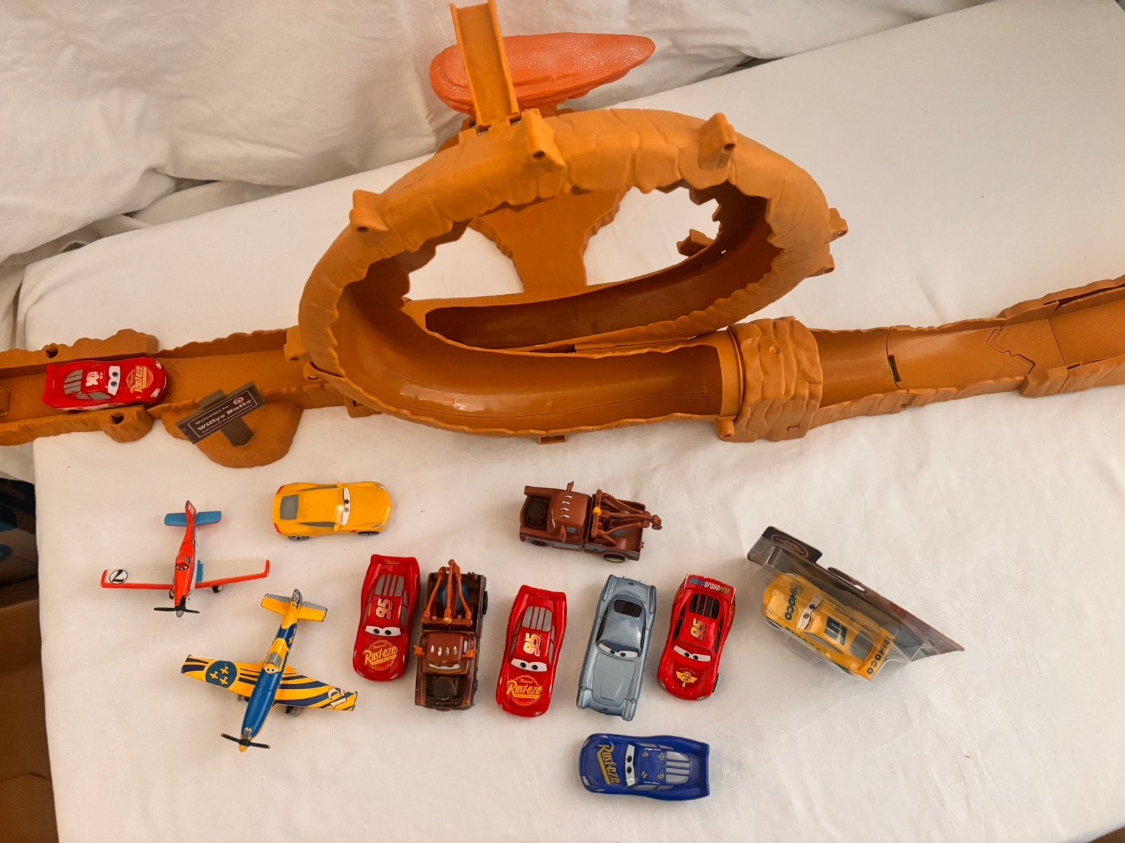 Disney cars 3 racebaan Willys Bute, Overige merken, Ophalen of Verzenden, Racebaan, Gebruikt