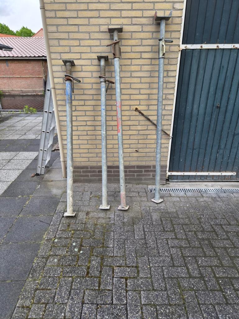 Stempels 4x 330cm 8x300 cm, Doe-het-zelf en Verbouw, Steigers, Ophalen of Verzenden, Overige typen, Minder dan 2 meter