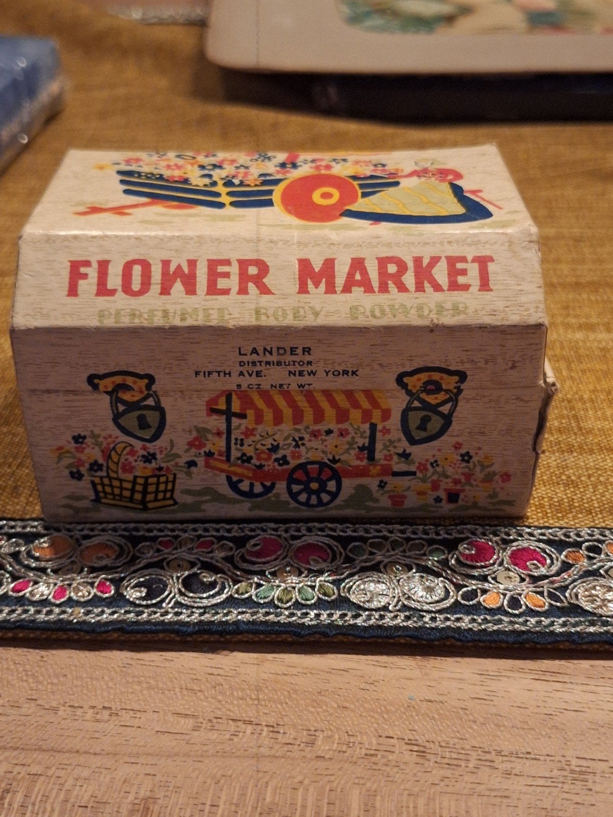 Vintage 'Flower Market' geparfumeerd talkpoederdoosje, Ophalen of Verzenden