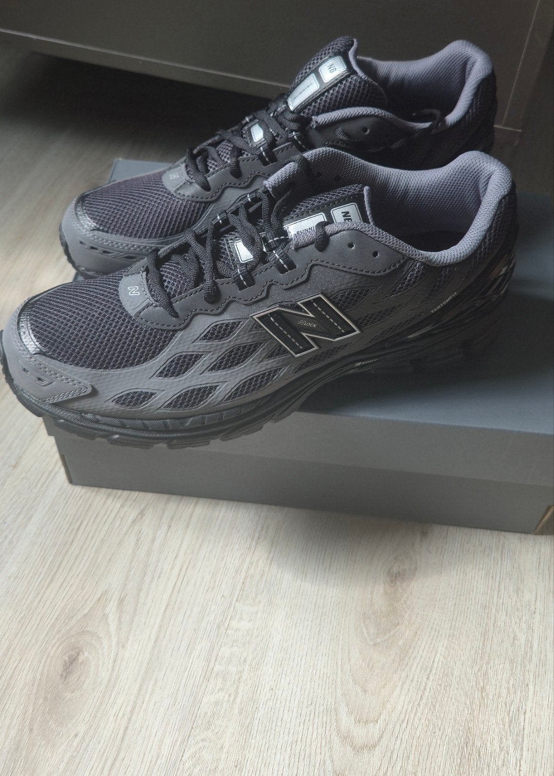 NEW BALANCE FANTOMFIT REFLECTIVE MAAT 46.5, Ophalen of Verzenden, Zo goed als nieuw, Overige kleuren