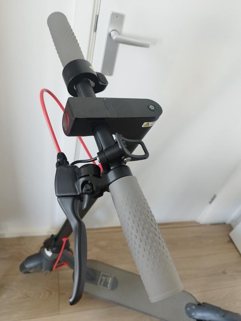 Elektrische step - Zo goed als nieuw met slot en oplader, Ophalen, Zo goed als nieuw, Elektrische step (E-scooter)