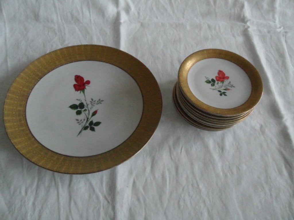 Taartschotel en 12 gebakbordjes goud en rozen, Gebruikt, Overige merken, Vintage, Ophalen of Verzenden
