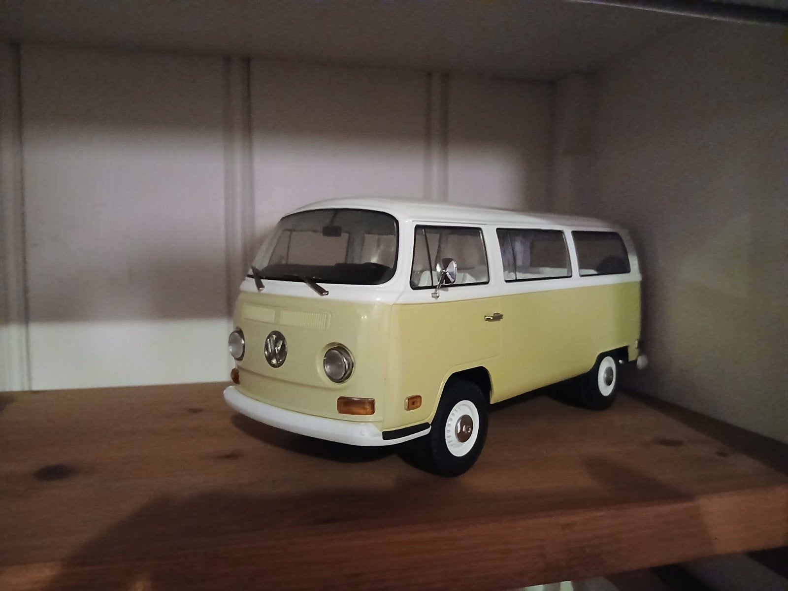 Vw t2 van greenlight,  incl doos, Hobby en Vrije tijd, Modelauto's | 1:18, Ophalen of Verzenden, Zo goed als nieuw, Overige merken