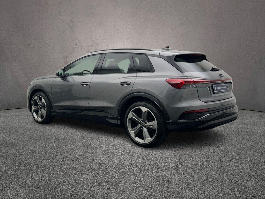 Audi Q4 e-tron 45 quattro S Edition Competition 82 kWh | Mat, Zwart, 82 kWh, SUV of Terreinwagen, Zilver of Grijs