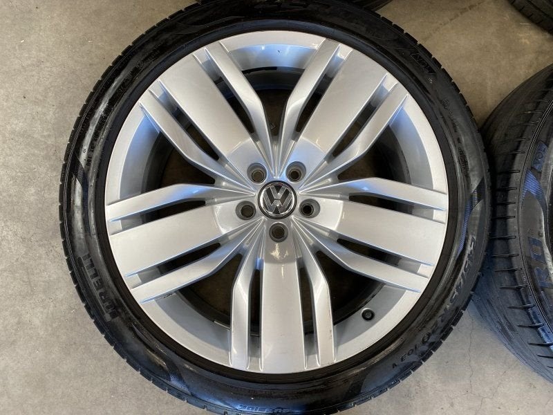 20 inch originele velgen + zomerbanden Volkswagen Tiguan 245, -, -, Banden en Velgen, Ophalen of Verzenden