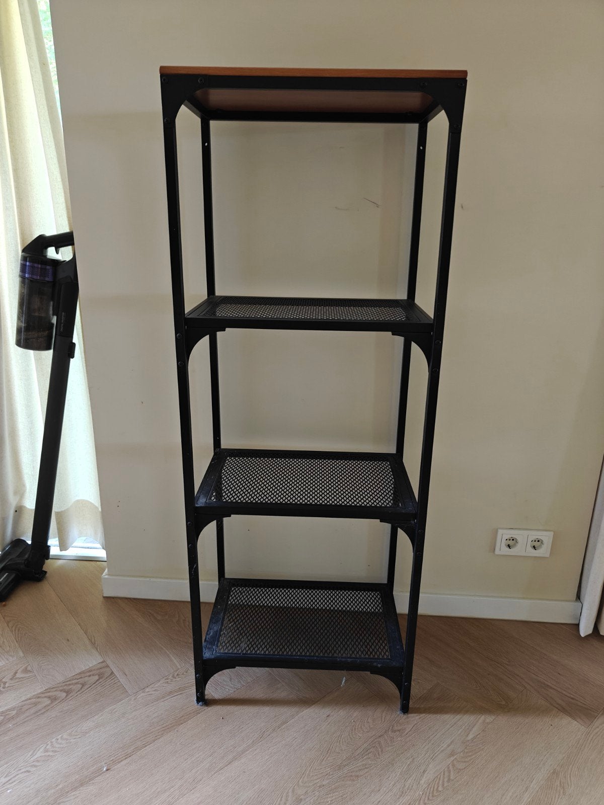 Ikea Fjällbo stellingkast - Zwart metaal met hout, Ophalen, Zo goed als nieuw