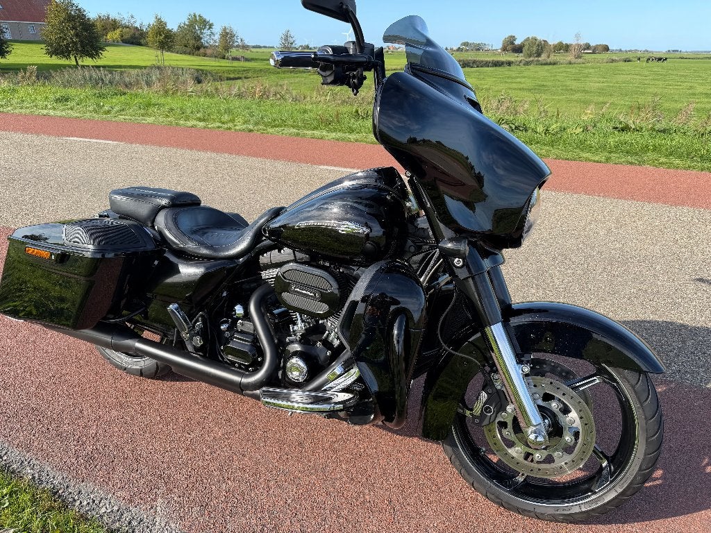 Harley Davidson Street Glide CVO