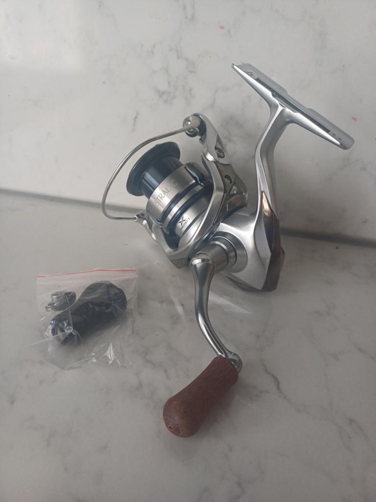 Customized Shimano Stradic 1000 – ZGAN, Ophalen of Verzenden, Zo goed als nieuw, Molen