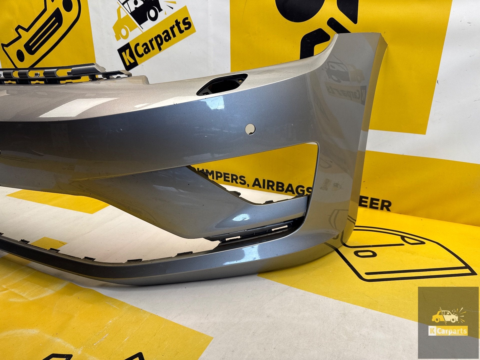 Voorbumper Volkswagen Golf Sportsvan 510807221M, Gebruikt, Volkswagen AG, Bumper, Berliner Ring 2
38440  Wolfsburg, DE
