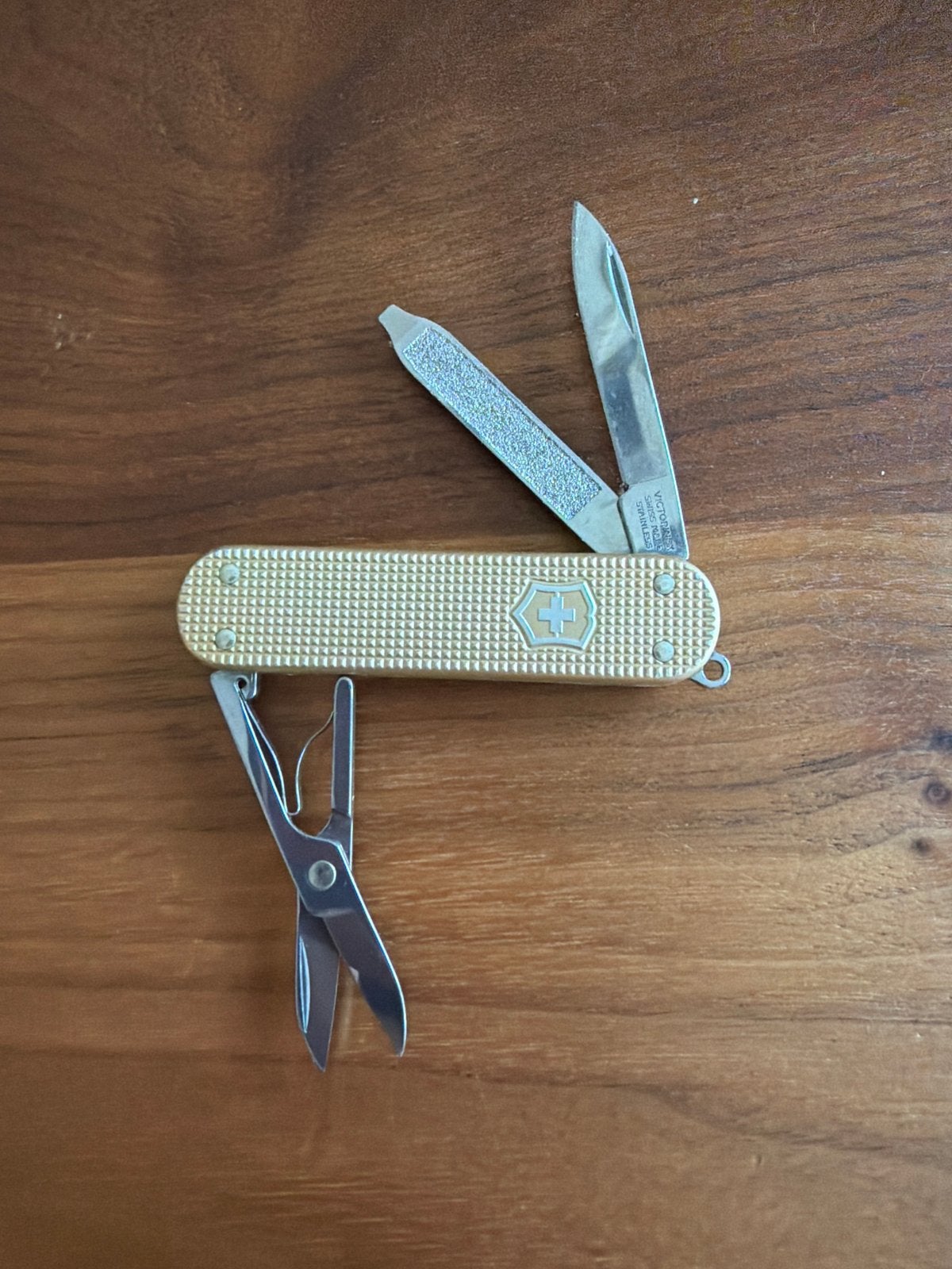 Victorinox 2019 Jaarmodel Zakmesje - Dagelijkse Noodzaak, Ophalen of Verzenden, Gebruikt