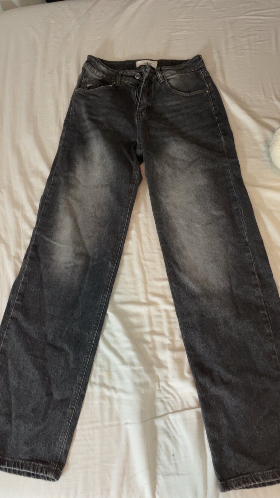 Monday Denim Jeans met Strass en Scheuren - Maat XXS/32, Ophalen of Verzenden, Zo goed als nieuw, Zwart, W27 (confectie 34) of kleiner