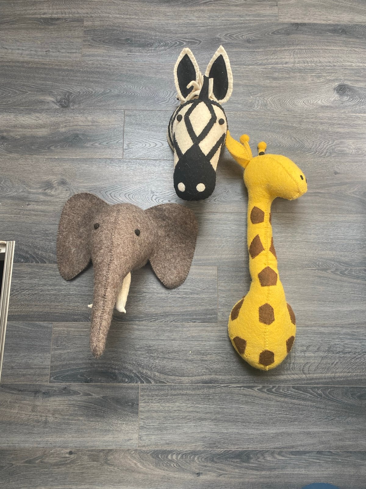 Loods5 Set van 3 vilten dierenkoppen: Olifant, Zebra, Giraf, Ophalen, Zo goed als nieuw, Minder dan 50 cm, Schilderij