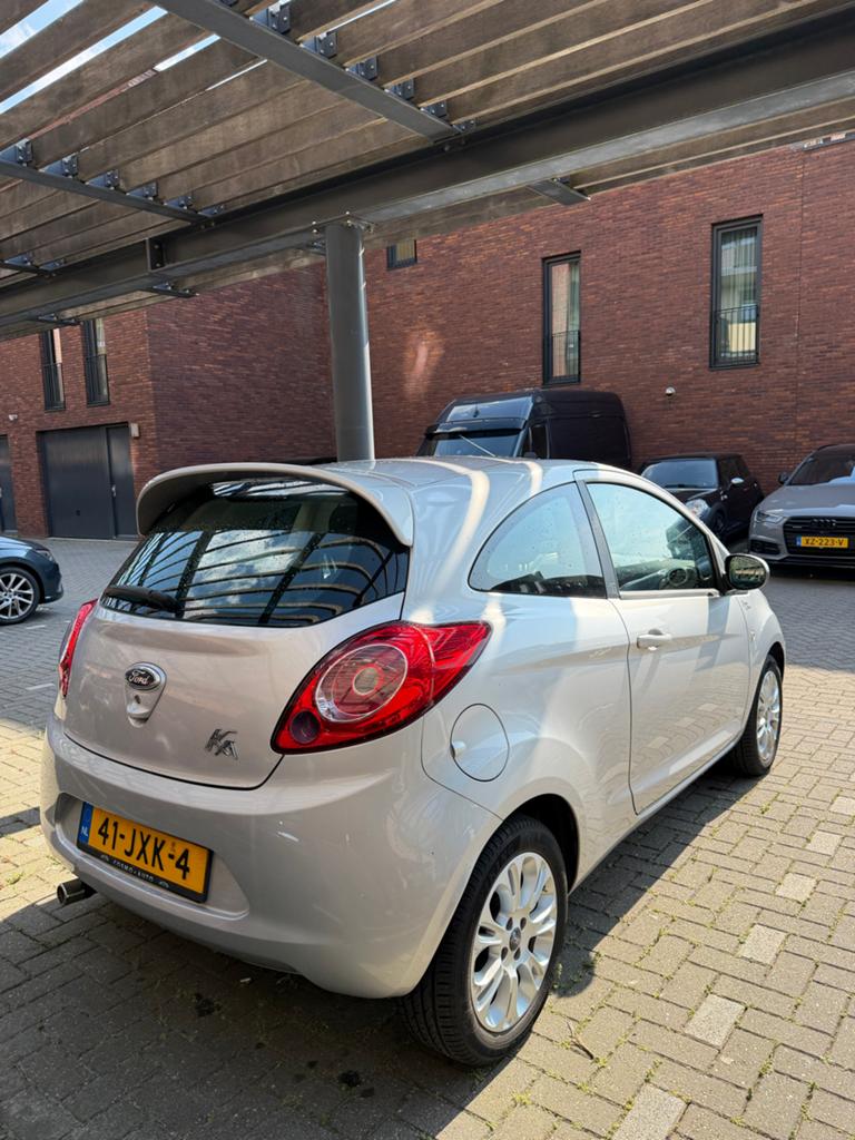 Ford Ka 1.2 51KW 2009 Grijs, Auto's, Ford, Particulier, Ka, Benzine, B, Hatchback, Handgeschakeld, Origineel Nederlands, Zilver of Grijs