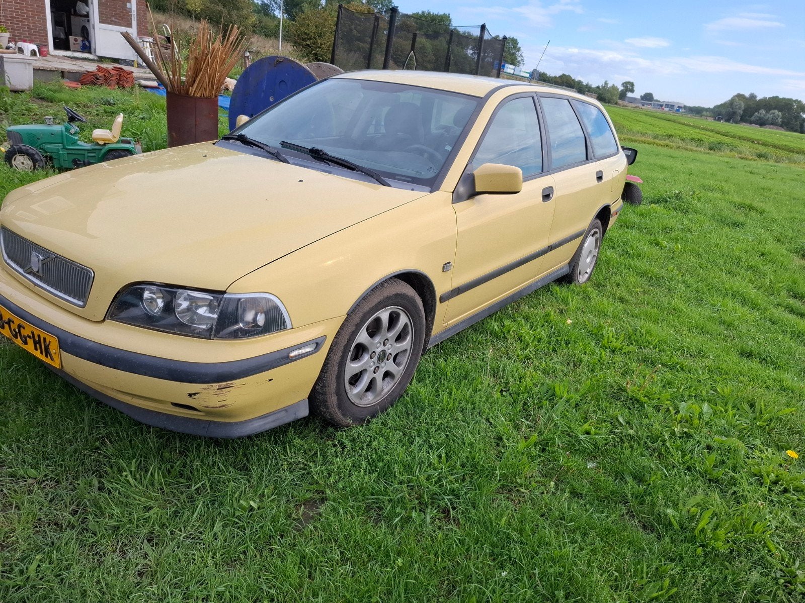 Volvo V40 1.8 2000 Geel, Ophalen of Verzenden, Volvo