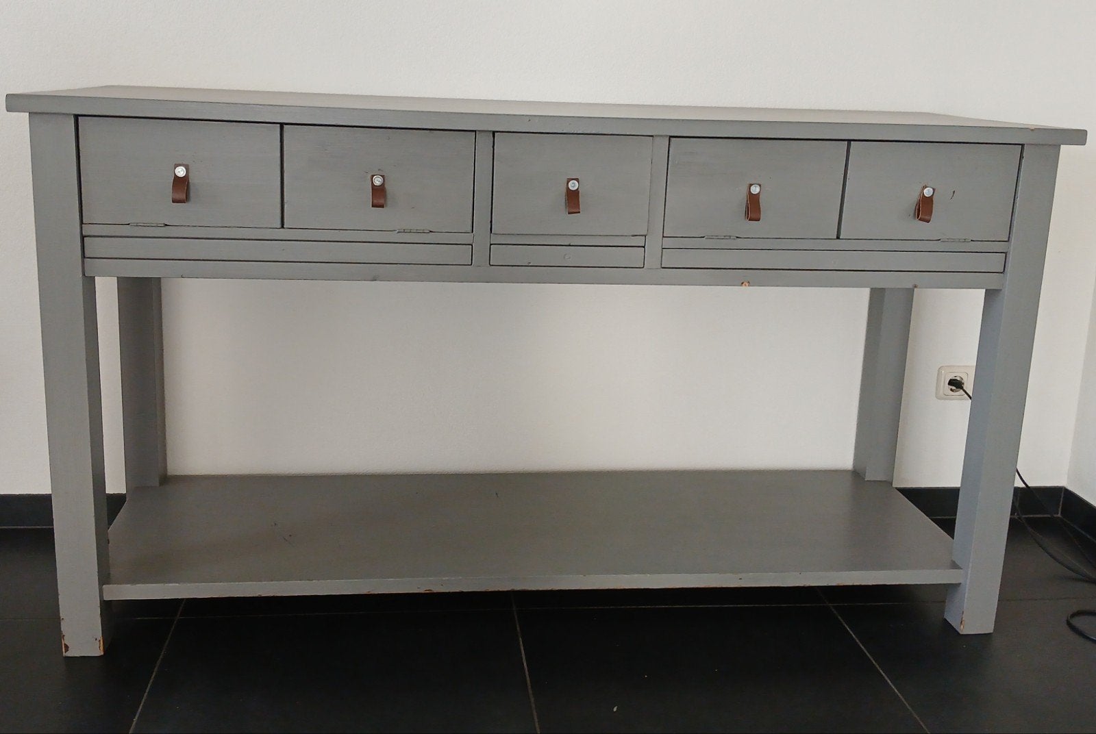 Side table. Kleur grijs. B 1.70 D 54 H 93, Ophalen of Verzenden, Gebruikt, 25 tot 50 cm, Rechthoekig