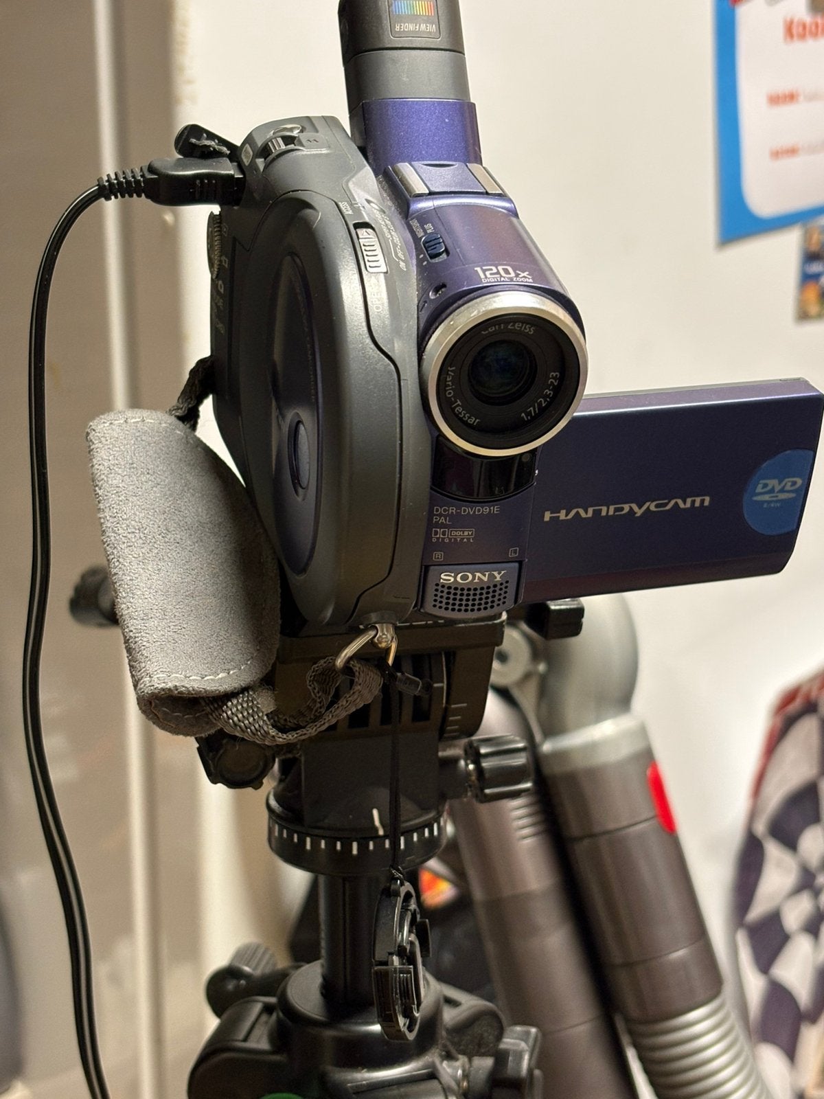 Sony Handycam DCR-DVD91E met Velbon statief en accessoires, Gebruikt, Dvd, 20x of meer, Ophalen of Verzenden