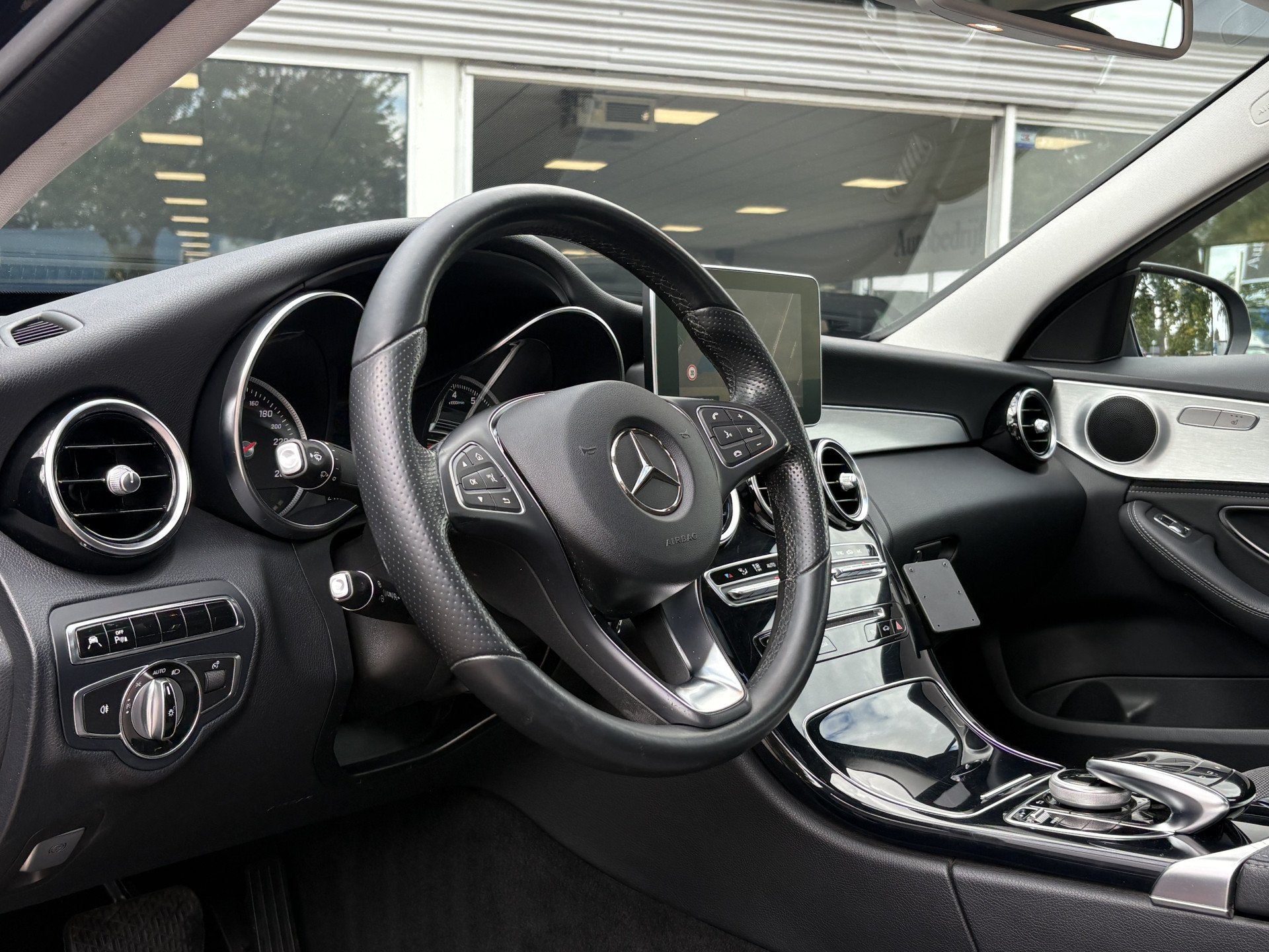 Mercedes-Benz C-Klasse 180 | Glasdak | ILS | Comand | Stoelv, Automaat, Leder en Stof, Zwart, 1595 cc