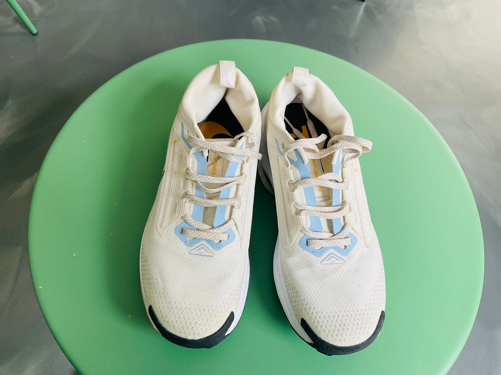 Dames- NIKES hardloopschoenen. Maat 42.   Goretex, Ophalen of Verzenden, Zo goed als nieuw, Schoenen