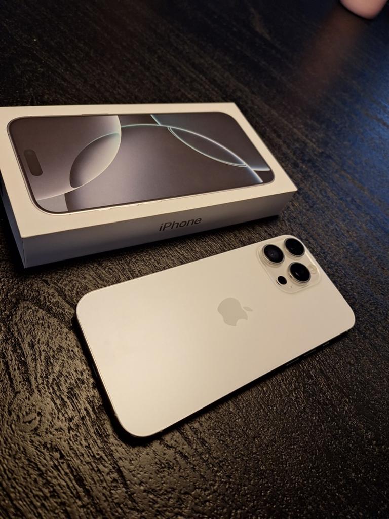 Apple iPhone 16 Pro Max, Telecommunicatie, Mobiele telefoons | Apple iPhone, 86 %, Wit, IPhone 16 Pro Max, Zo goed als nieuw