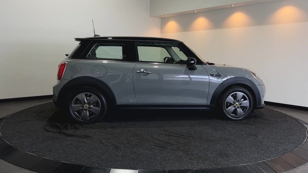 MINI Mini Electric Essential 33 kWh Navigatie | LED | Autom., Auto's, Mini, Stof, Met garantie (alle), 4 stoelen, Mini Electric