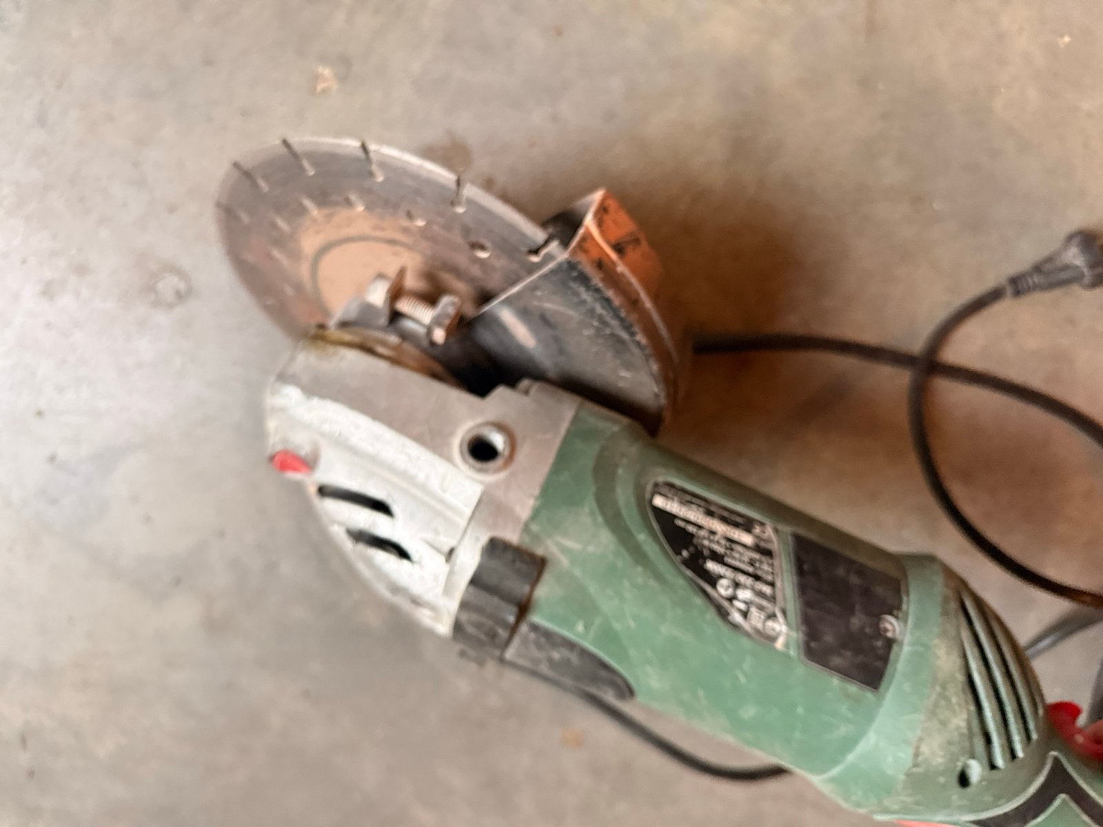 Haakse slijper Ferm TAG-230/2200K - 2200W, Doe-het-zelf en Verbouw, Gereedschap | Slijpmachines, Ophalen, Gebruikt, 1000 watt of meer