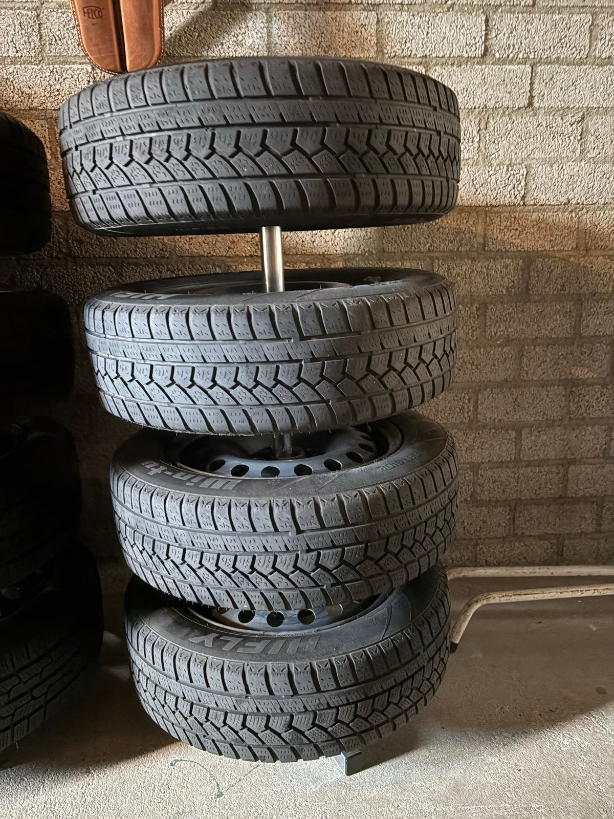Set van 4 Hifly Win-turi 212 winterbanden op stalen velgen, Auto-onderdelen, Banden en Velgen, Ophalen, 14 inch, Gebruikt, 175 mm