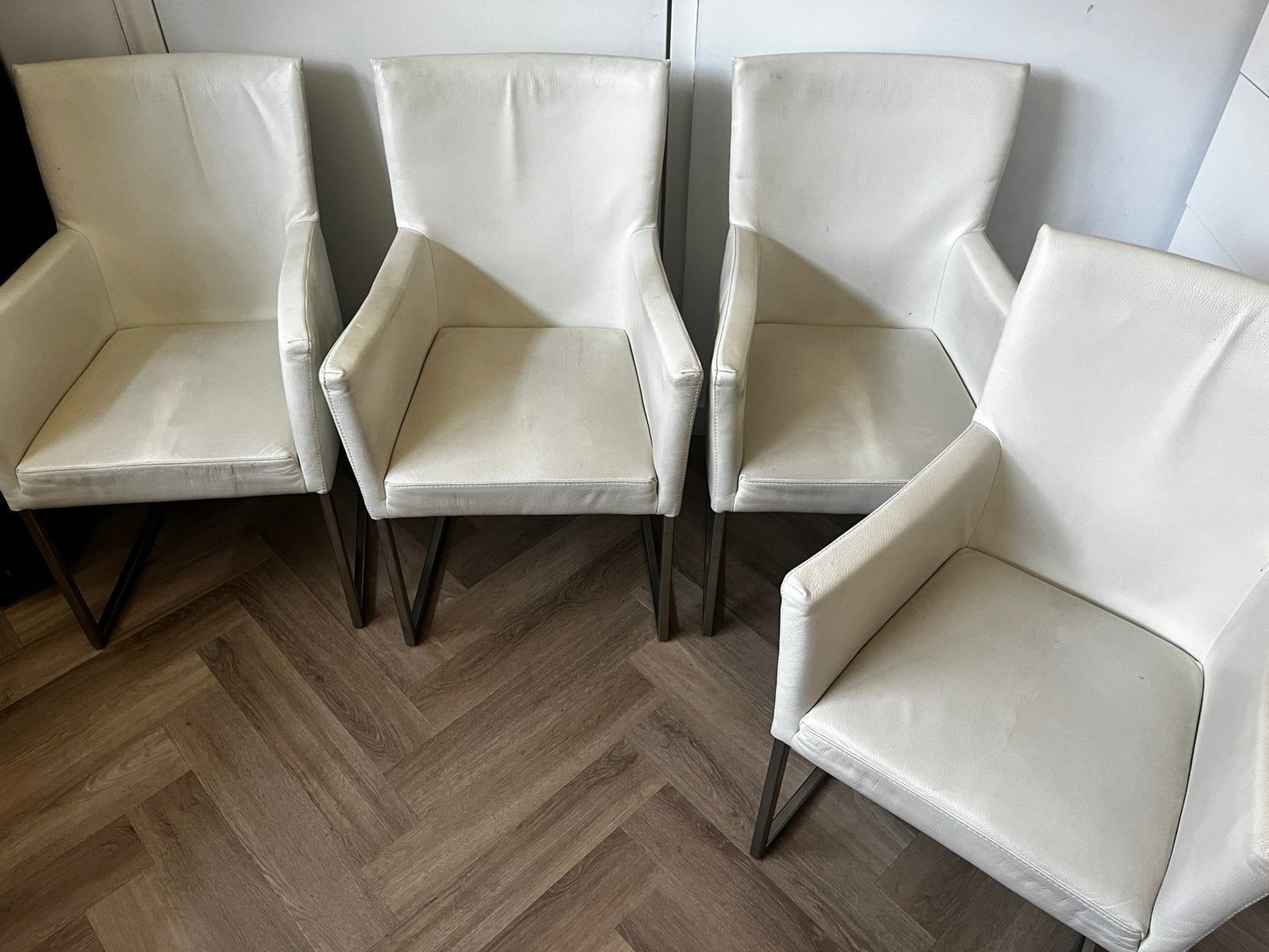 4 witte leer Bert Plantagie eetkamer stoelen, Ophalen, Gebruikt, Wit, Leer