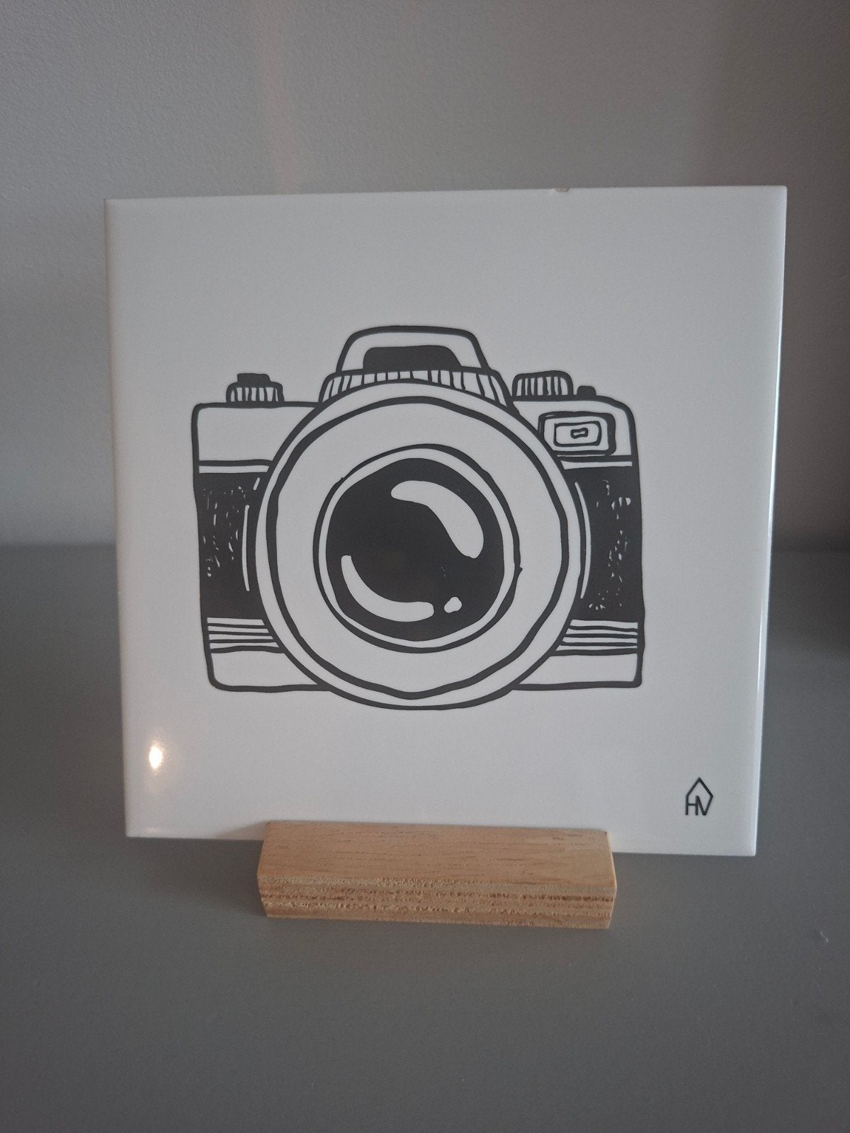 Tegeltje 15x15cm met camera-illustratie en houder, Ophalen of Verzenden