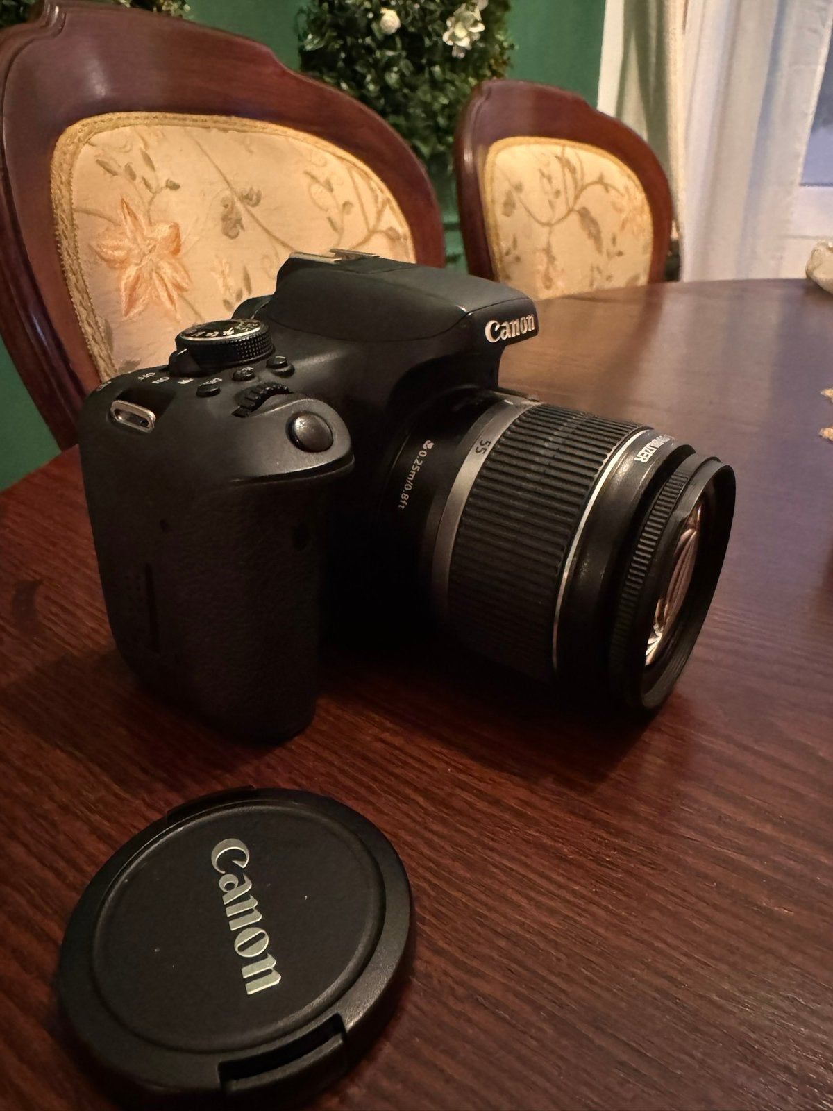 Canon EOS 750D Camera met flip out scherm en 18-55 mm lens, Audio, Tv en Foto, Fotocamera's Digitaal, Ingebouwde flitser, Gebruikt