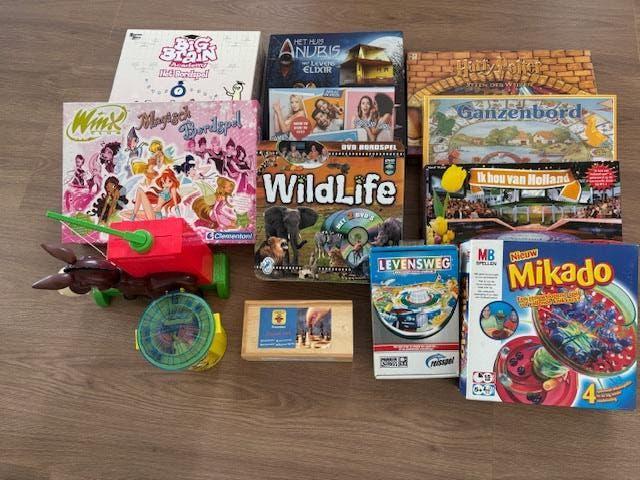 12 Gezelschapsspellen / Bordspellen, Hobby en Vrije tijd, Gezelschapsspellen | Bordspellen, Ophalen, Nieuw, Reisspel
