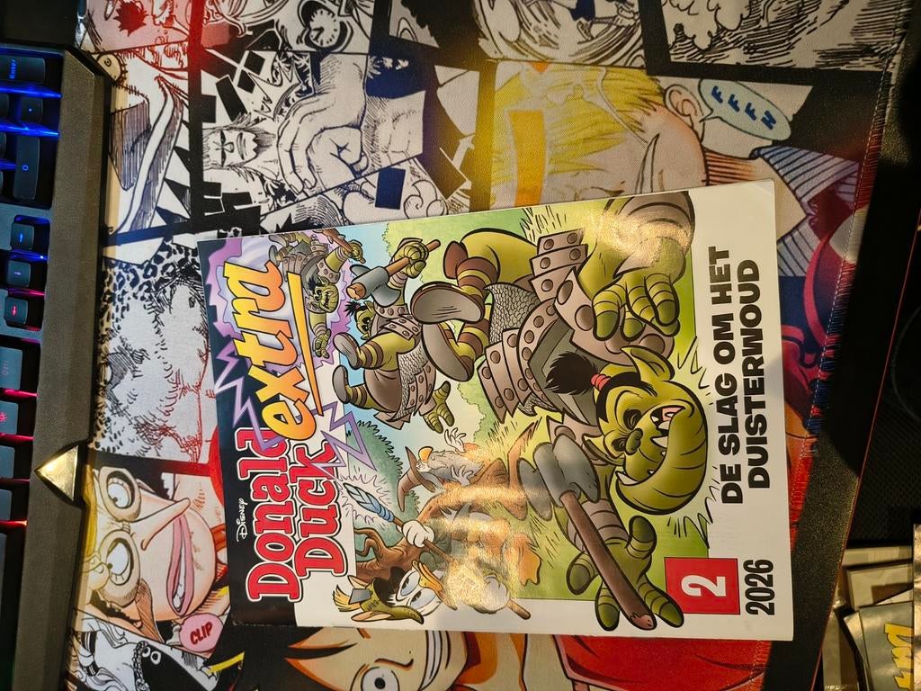 Donald Duck Extra en Donald Duck Dragon Lords. prijs is ps, Boeken, Meerdere stripboeken, Ophalen of Verzenden, Zo goed als nieuw