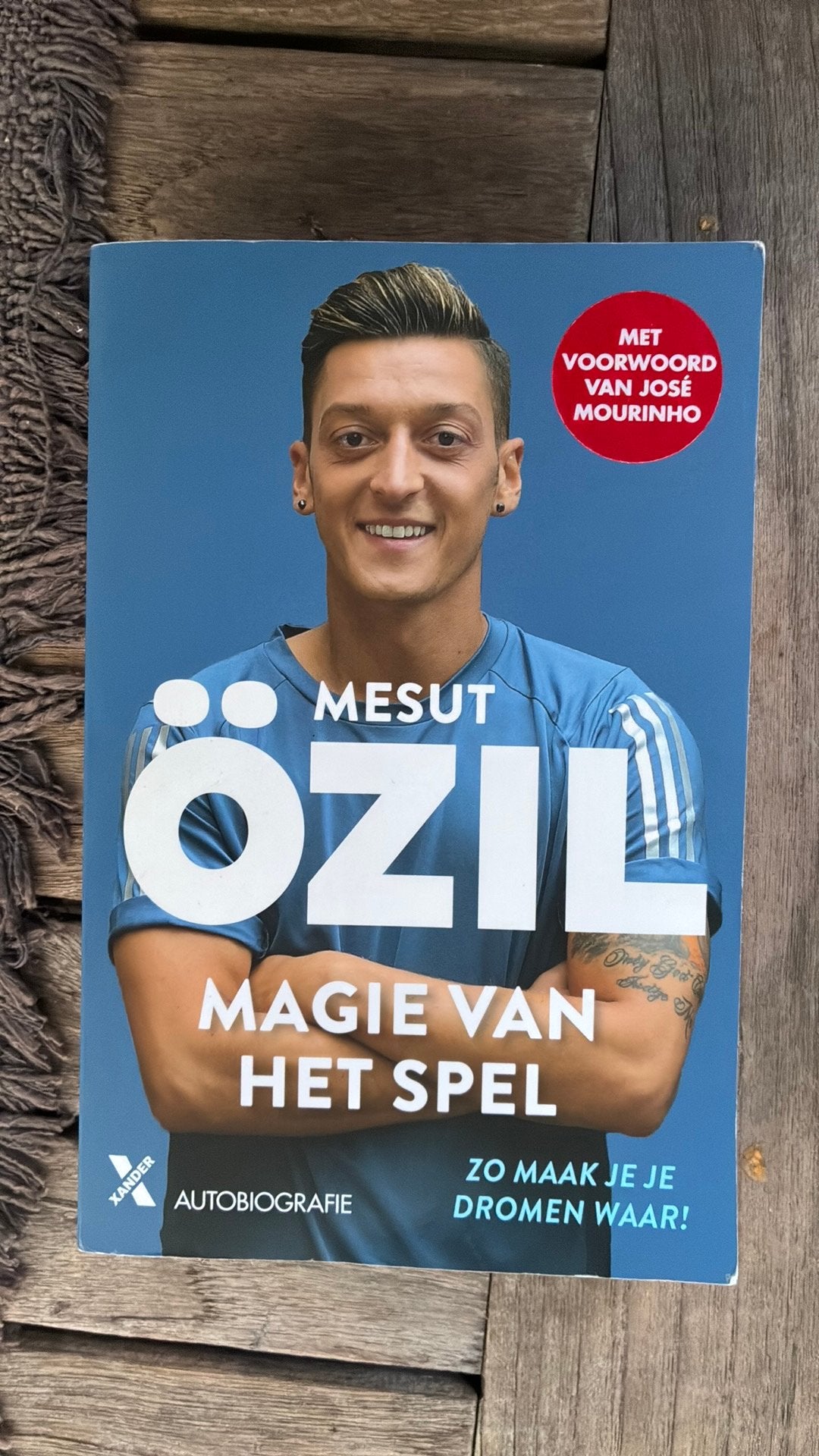 Mesut Özil autobiografie - Magie van het Spel, Ophalen of Verzenden, Zo goed als nieuw, Sport