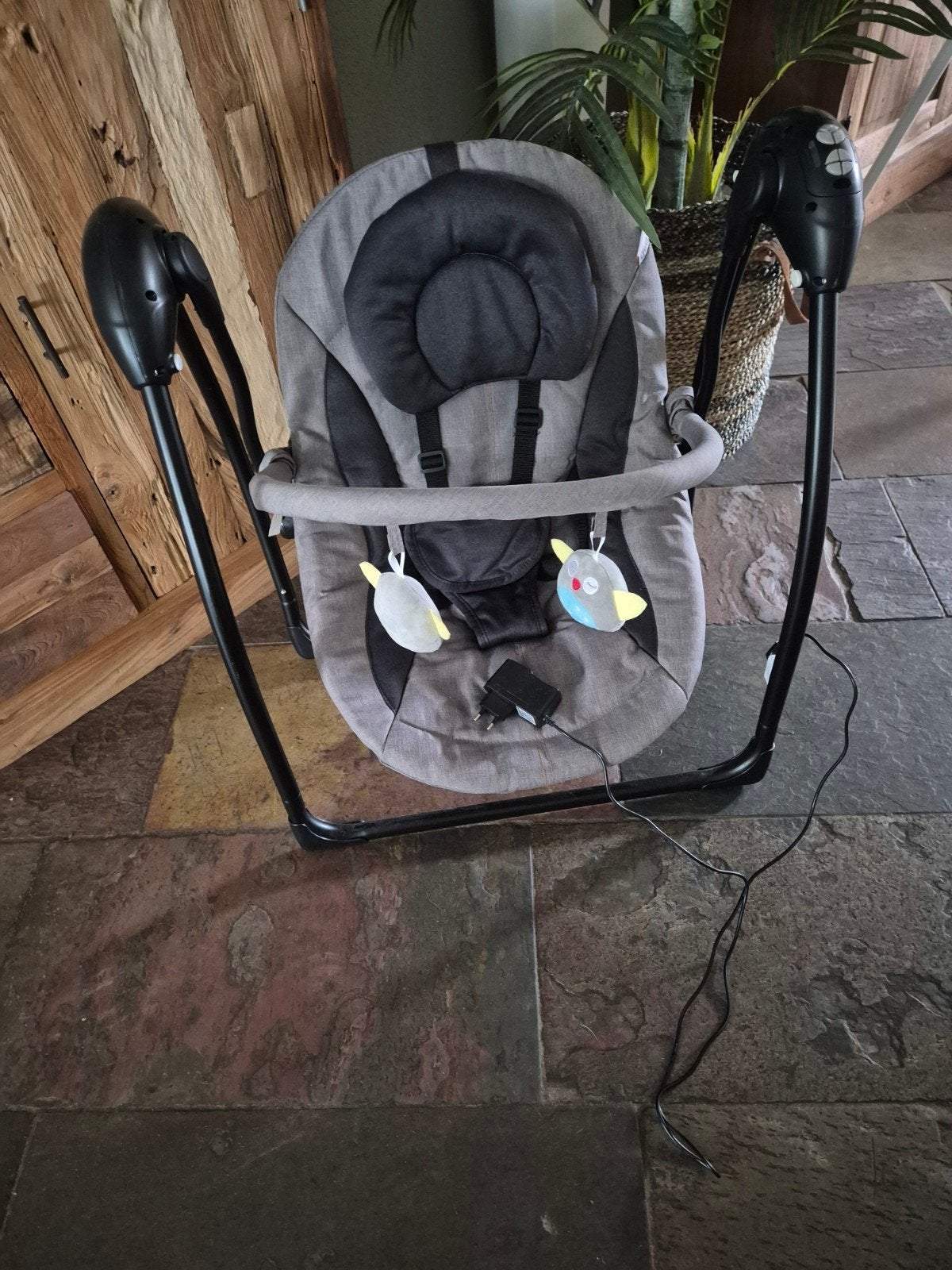 Elektrische baby schommelstoel, Kinderen en Baby's, Ophalen of Verzenden, Zo goed als nieuw
