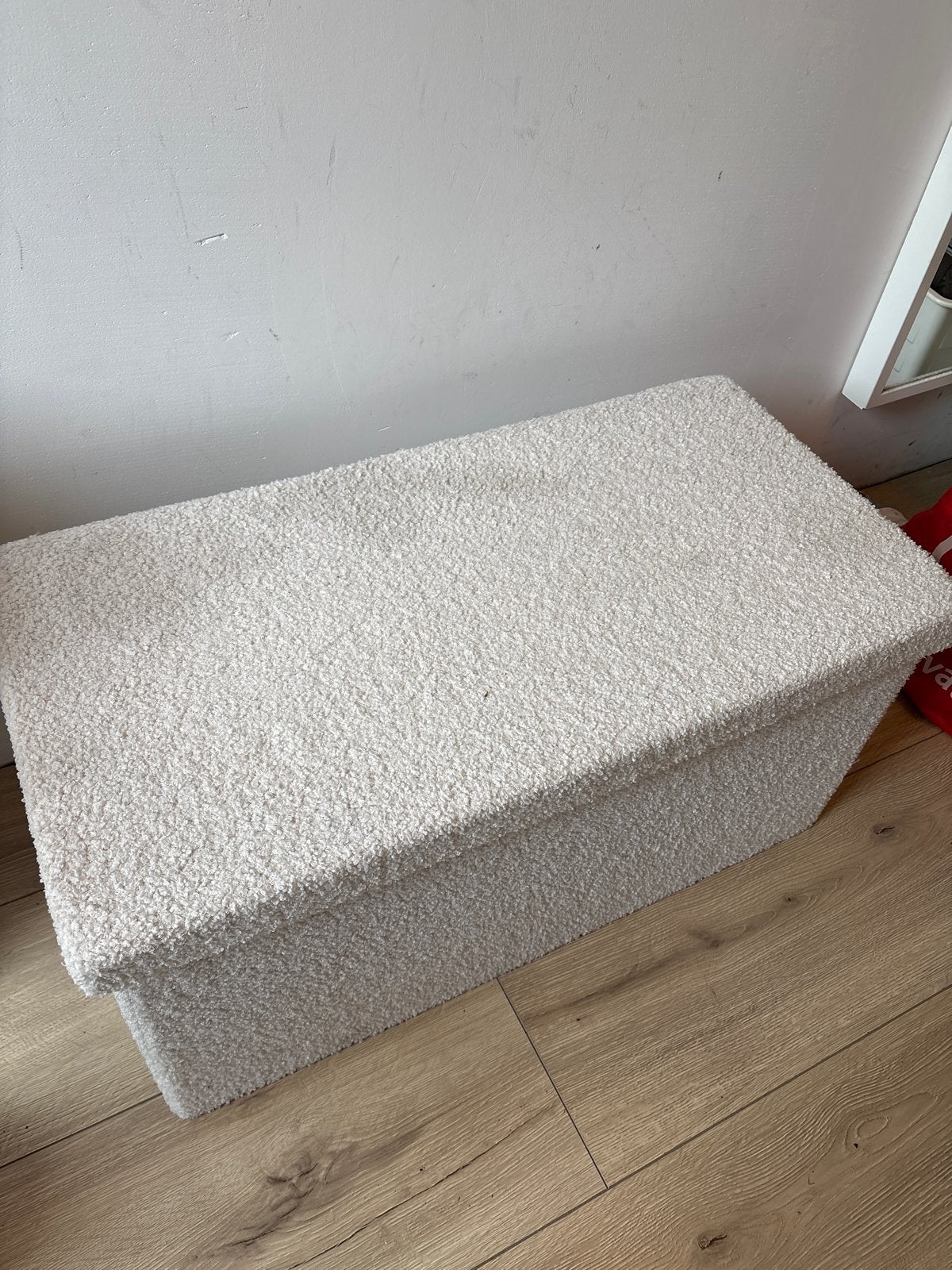 Witte Opbergbank / Poef met Bouclé Stof, Ophalen, Overige materialen, Minder dan 50 cm, Gebruikt