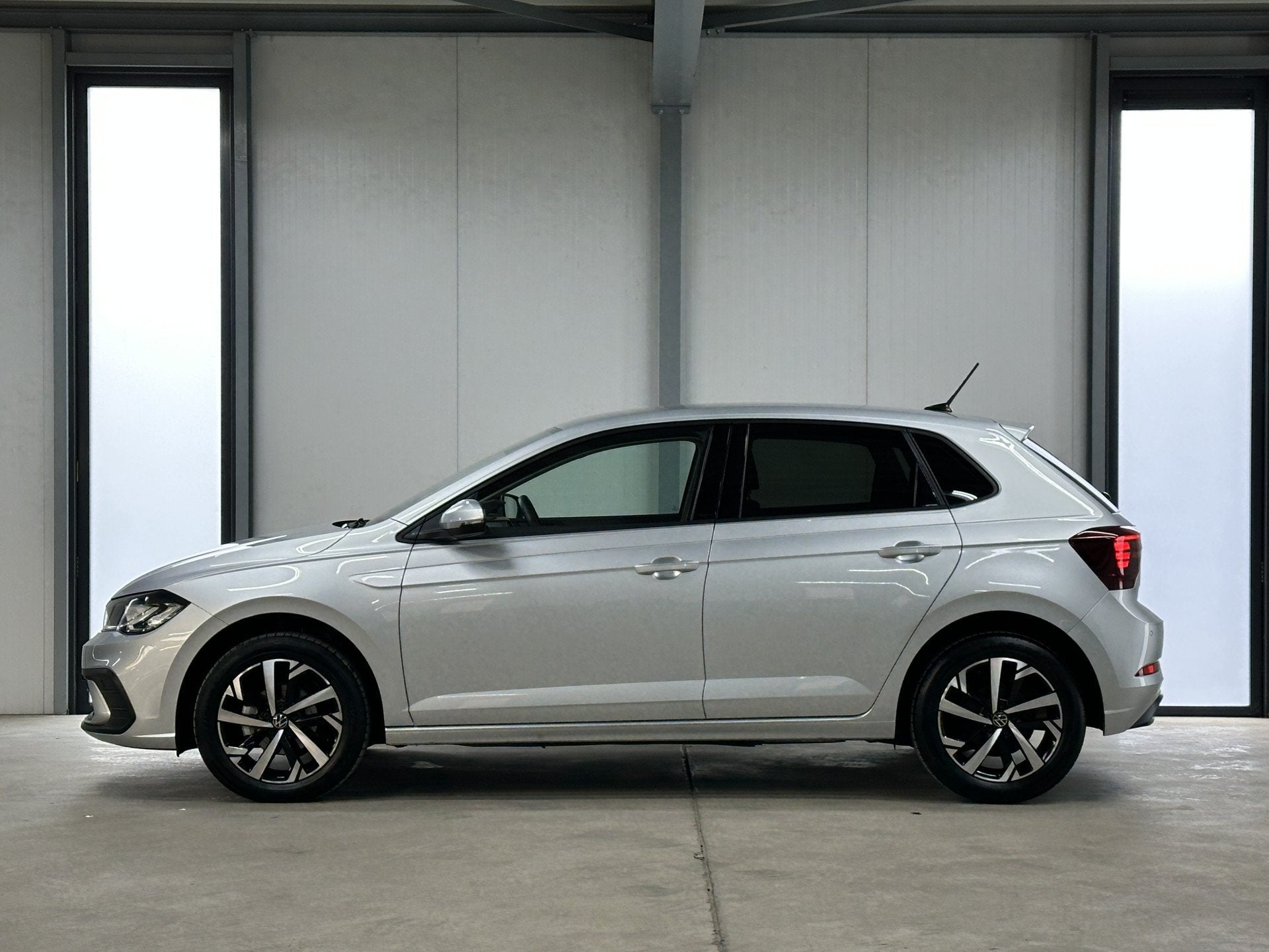 Volkswagen Polo 1.0 TSI Life Edition 95 pk Apple | Clima | C, Voorwielaandrijving, 12 maanden, Stof, Gebruikt