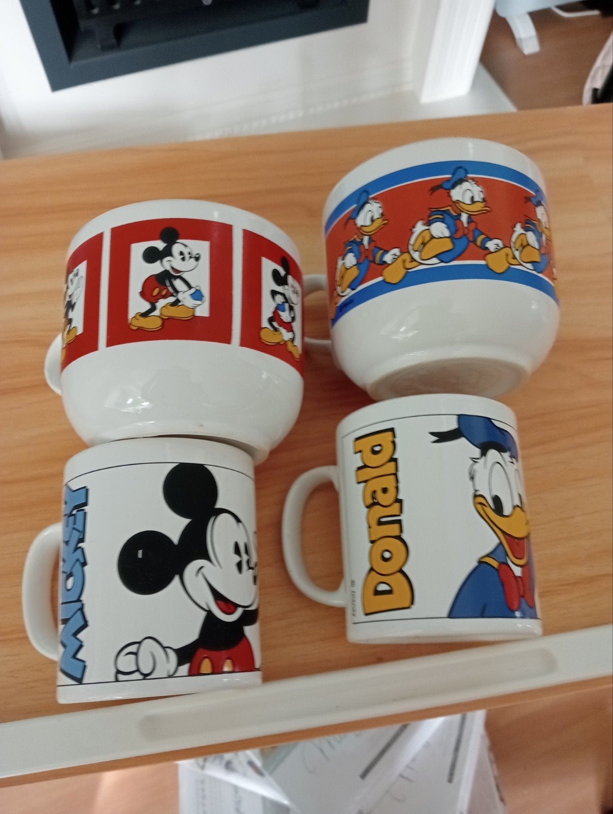 Disney soepkommen en bekers Mickey Mouse en Donald Duck, Ophalen of Verzenden, Mickey Mouse, Zo goed als nieuw, Servies