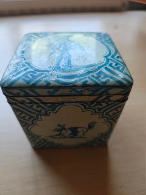 Vintage blikken doosje met blauw-wit decor, Ophalen of Verzenden