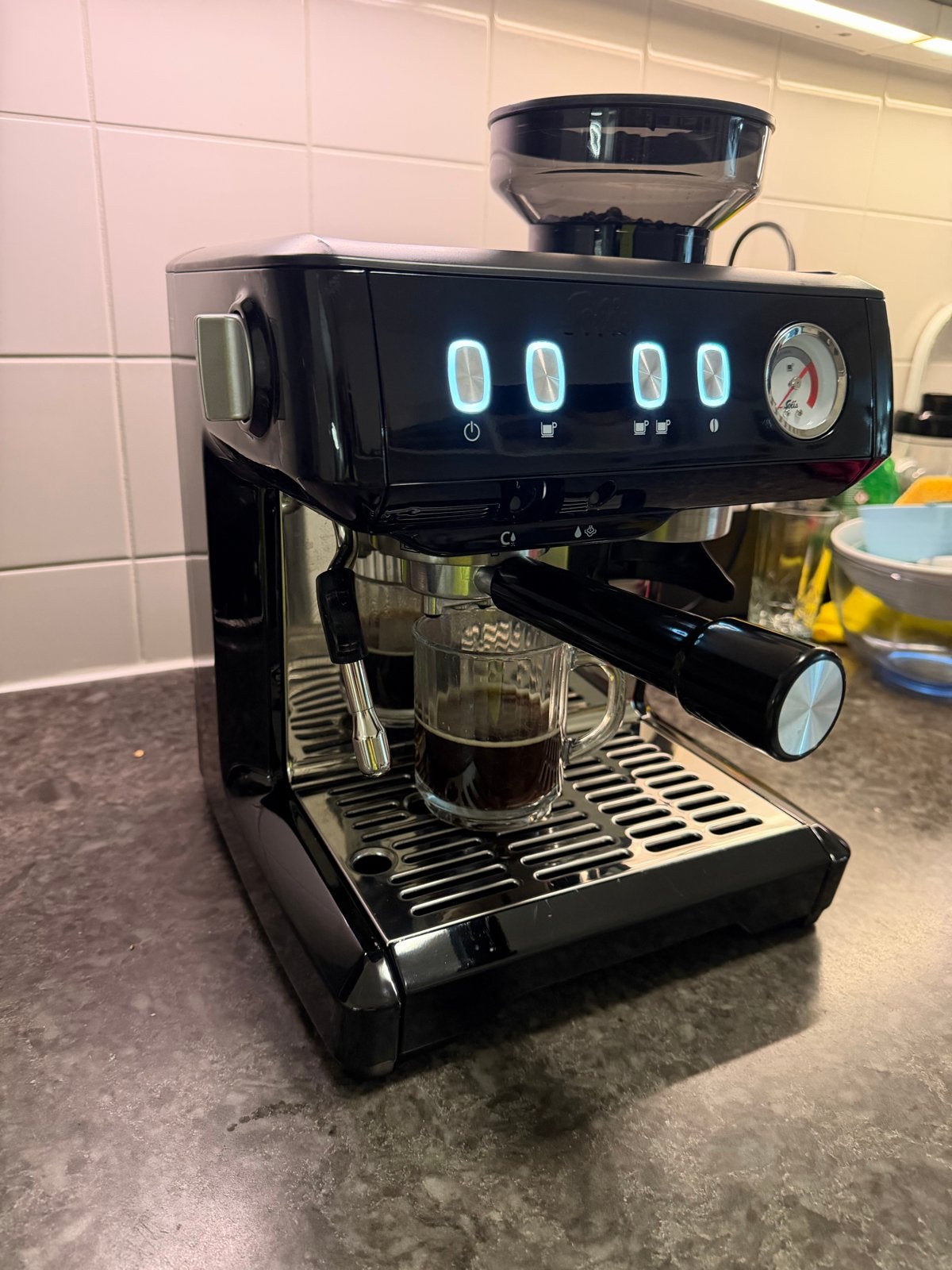 Solis Grind & Infuse Compact 1018 Pistonmachine Zwart, Witgoed en Apparatuur, Gebruikt, Espresso apparaat, Koffiebonen, 2 tot 4 kopjes