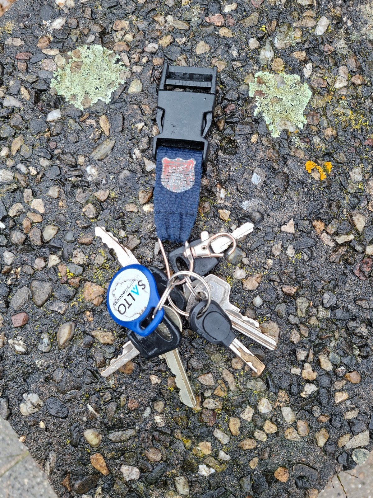 sleutelbos gevonden in hatert, Contacten en Berichten, Gevonden voorwerpen