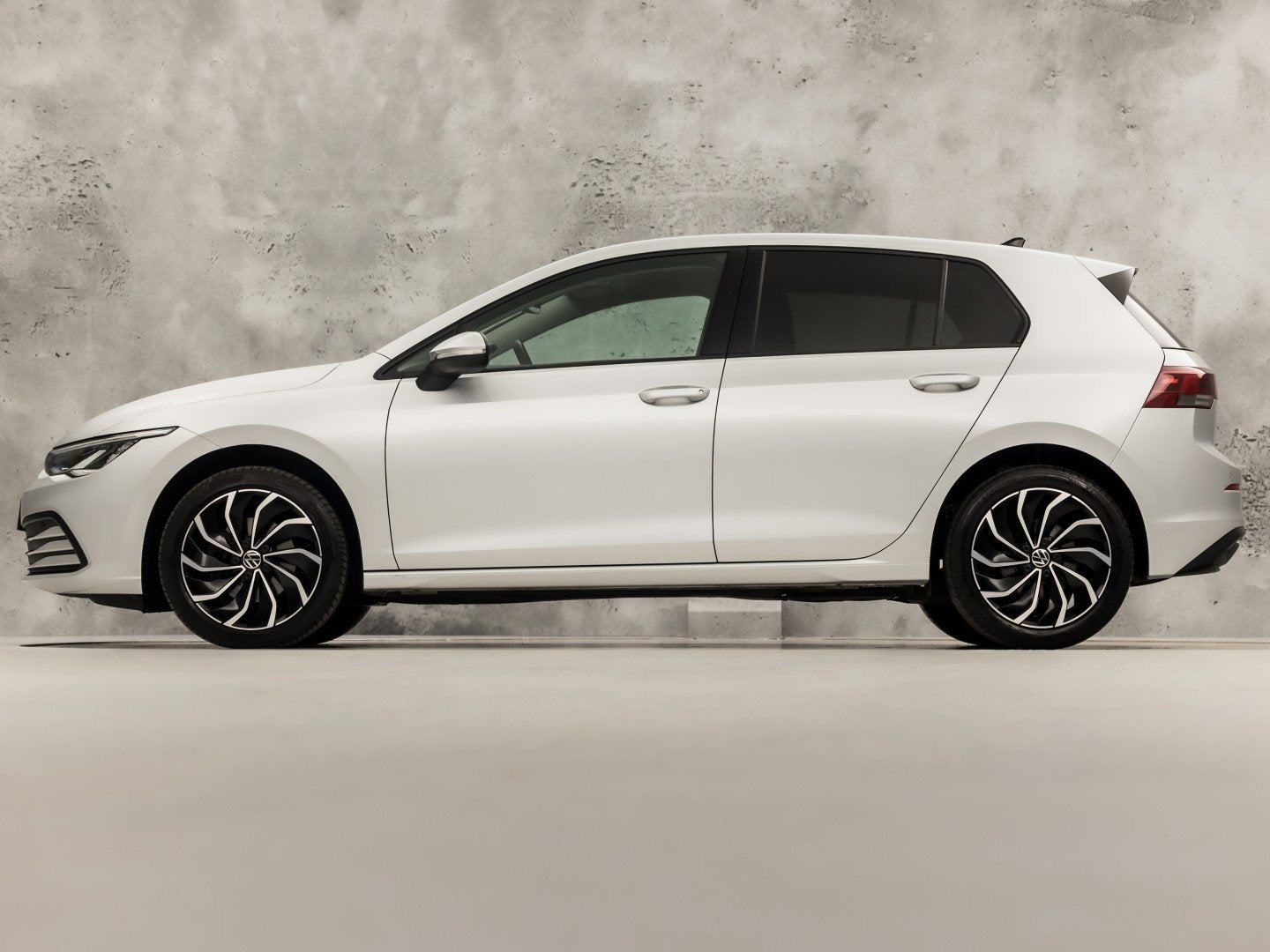 Volkswagen Golf 1.5 TSI Sport (APPLE CARPLAY, GROOT NAVI, 4, 12 maanden, Stof, 4 cilinders, Golf