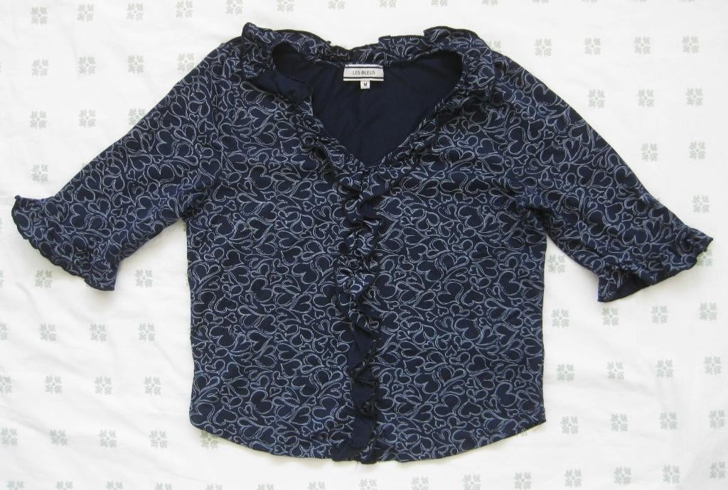 Les Bleus blauwe top, met hartjes, en ruches, maat M, Kleding | Dames, Maat 38/40 (M), Blauw, Ophalen of Verzenden, Zo goed als nieuw