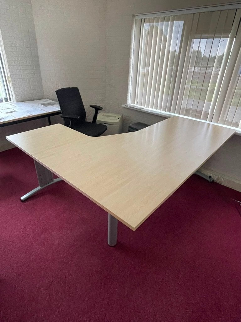 Ruim hoekbureau 200x80cm met L-deel 160cm, Huis en Inrichting, Bureaus, Ophalen, Gebruikt, Hout, Hoekbureau