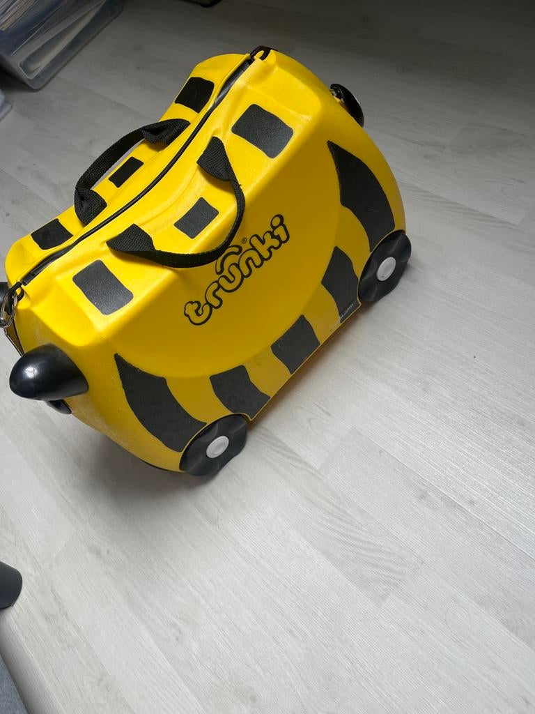 Trunki Kinderkoffer Bij Design - Geel met Zwarte Strepen, Sieraden, Tassen en Uiterlijk, Koffers, Ophalen of Verzenden, Zo goed als nieuw