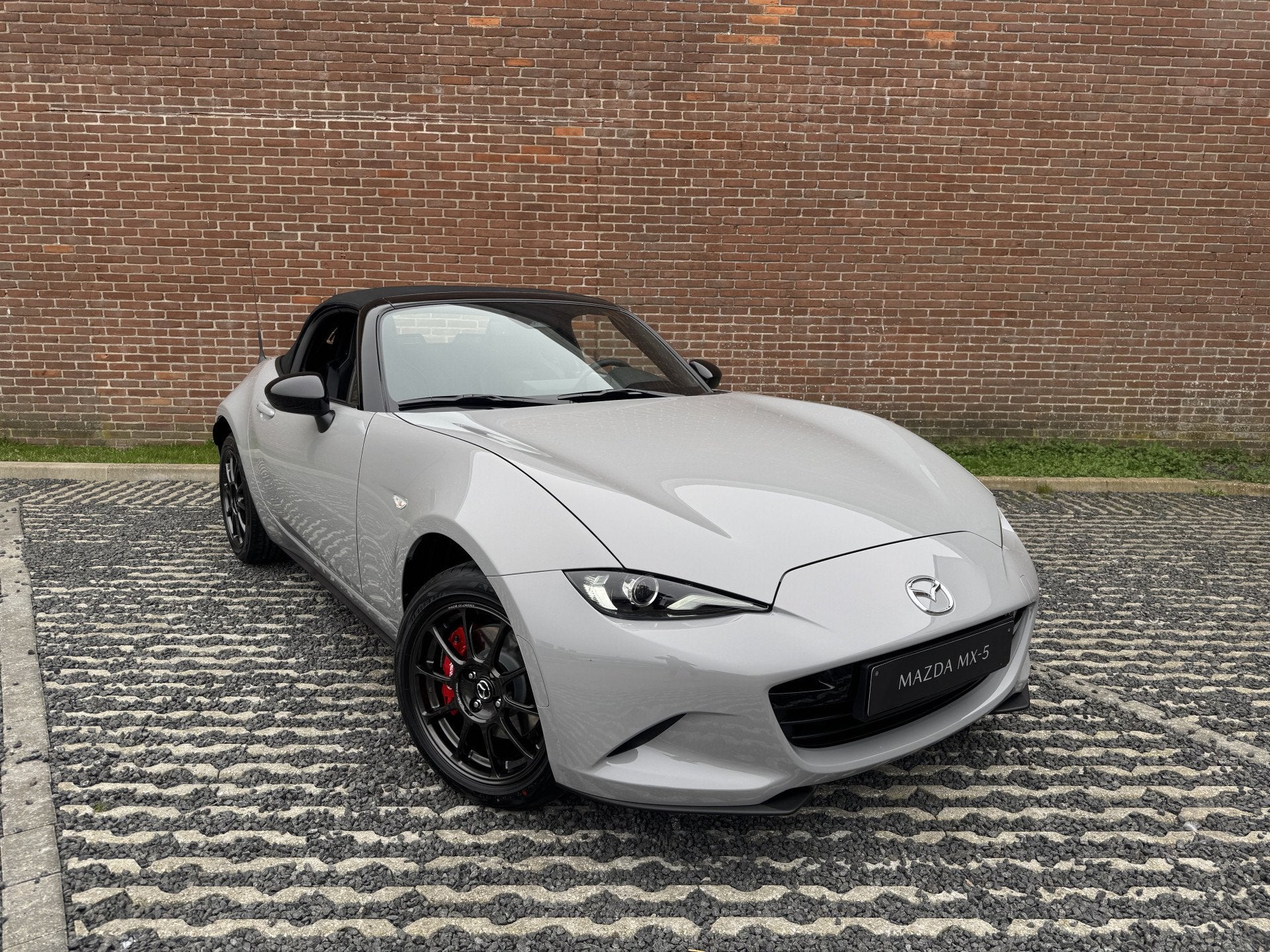 Mazda MX-5 1.5 SkyActiv-G 132 Homura | incl. 10 YEARS DEALS:, Achterwielaandrijving, Zwart, 4 cilinders, Cabriolet