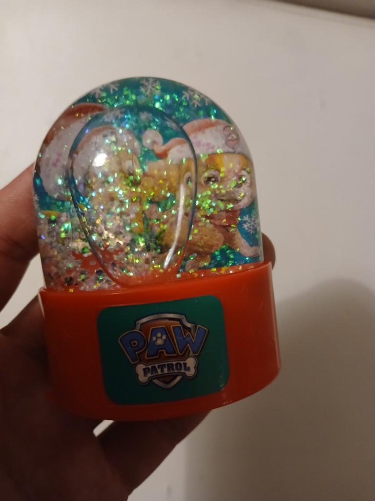 Paw Patrol Sneeuwbol met Glitter - Skye & Everest, Kinderen en Baby's, Speelgoed | Actiefiguren, Ophalen of Verzenden, Zo goed als nieuw