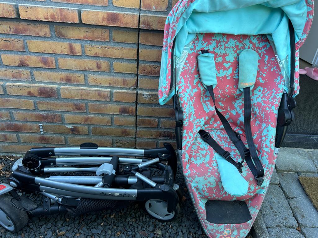 Quinny kinderwagen, opvouwbaar, rood/blauw, Kinderen en Baby's, Kinderwagens en Combinaties, Ophalen of Verzenden, Gebruikt, Kinderwagen