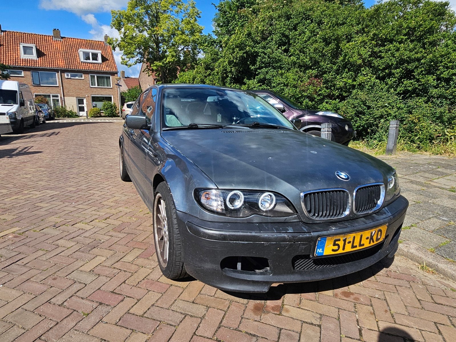 BMW 3-Serie 2.0 I 320 2003, 2171 cc, Achterwielaandrijving, 75 €/maand, Handgeschakeld