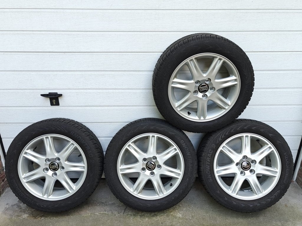 Volvo S60 V70 S80 XC70 velgen + Vredestein Snowtrac 2 banden, Ophalen, Gebruikt, 16 inch, Banden en Velgen