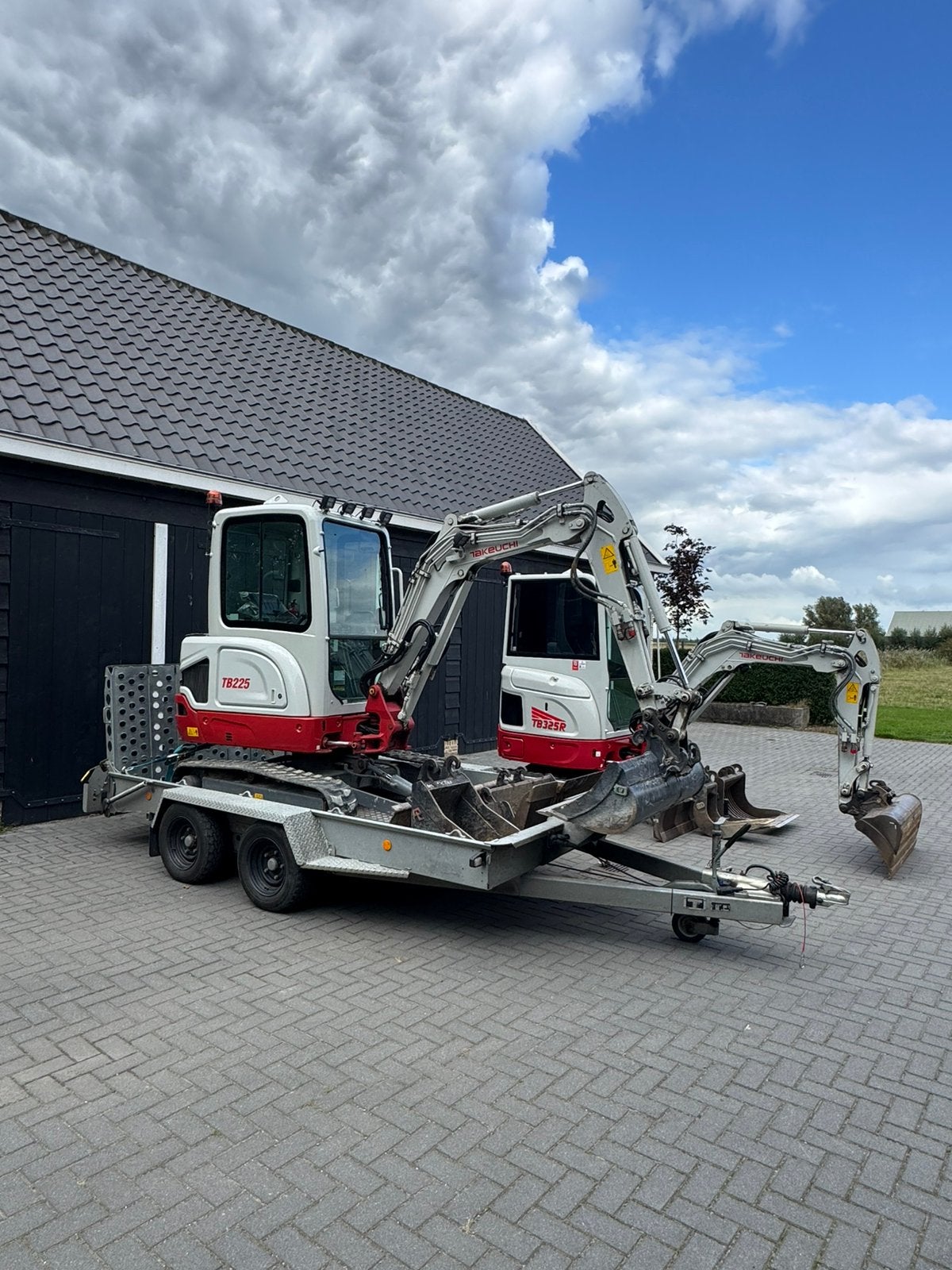 Graafmachine met machinist voor diverse graafwerkzaamheden, Tuinonderhoud of Snoeiwerk