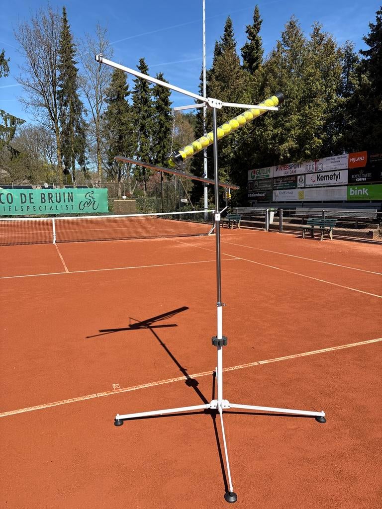 Bal lanceermachine tennis, geen batterij nodig, Gebruikt, L00, Overige typen, Ophalen